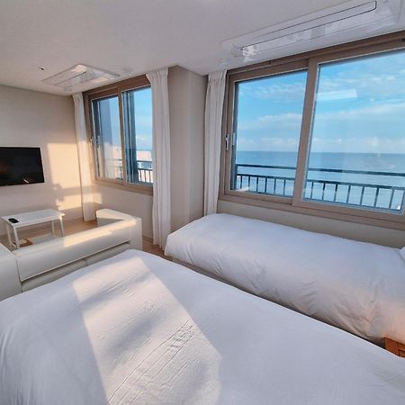 Hotel The First Ocean Songjeong Busan Esterno foto