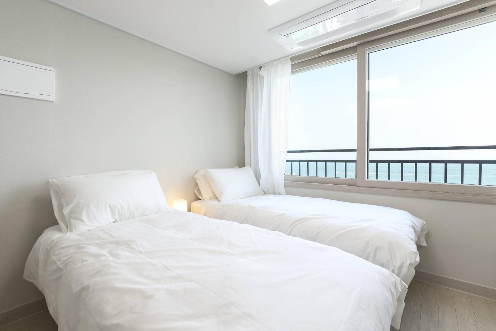 Hotel The First Ocean Songjeong Busan Esterno foto