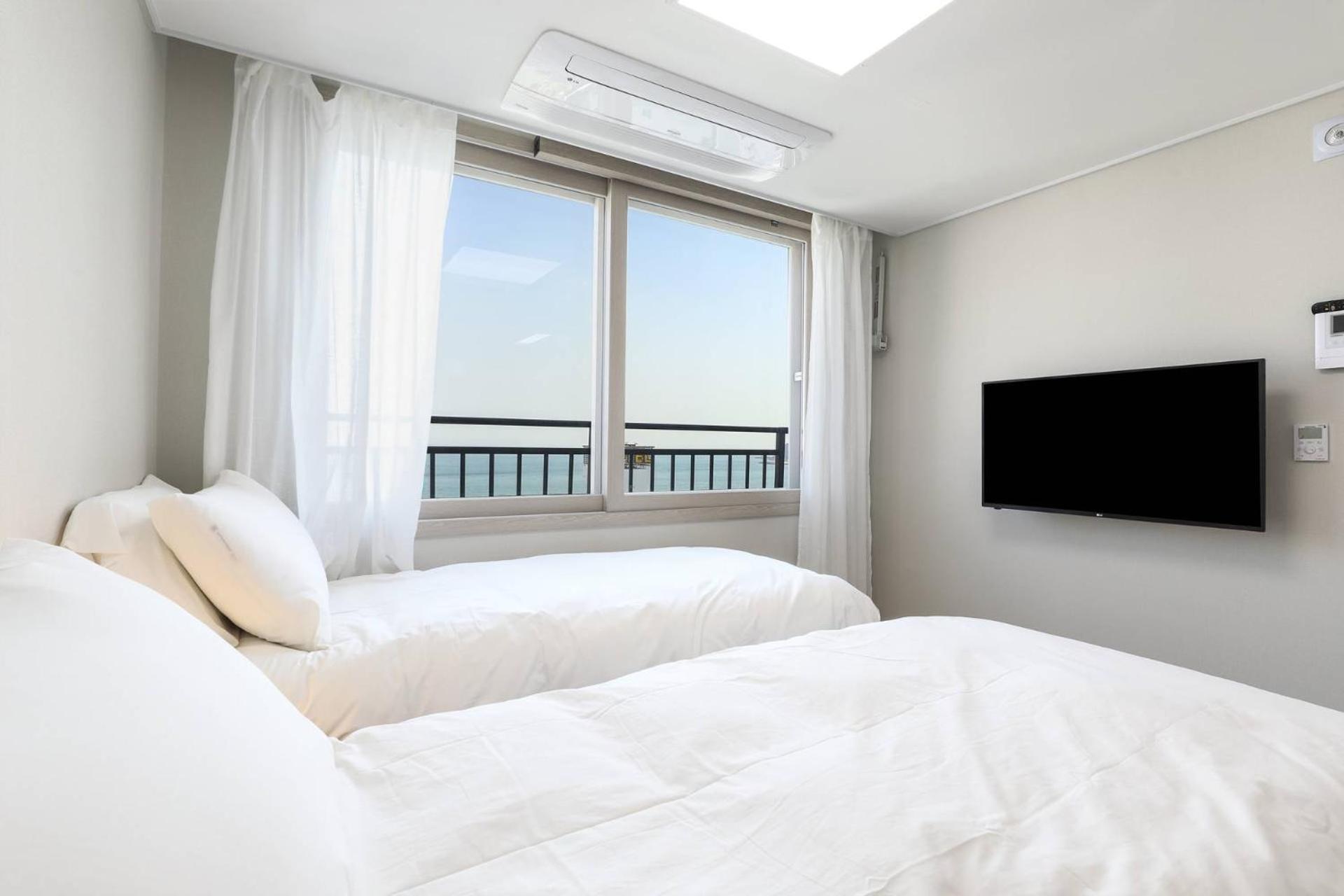 Hotel The First Ocean Songjeong Busan Esterno foto