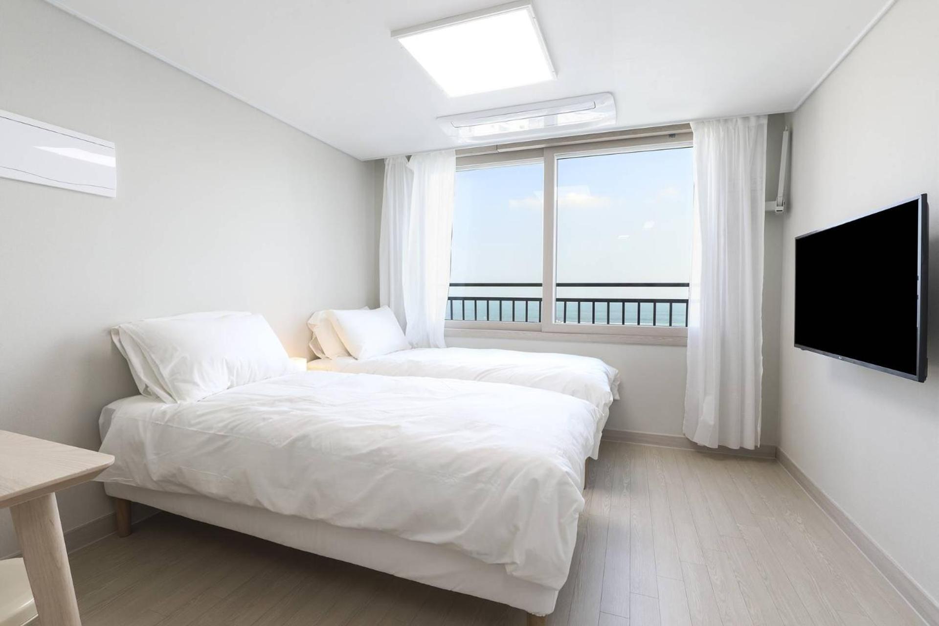 Hotel The First Ocean Songjeong Busan Esterno foto