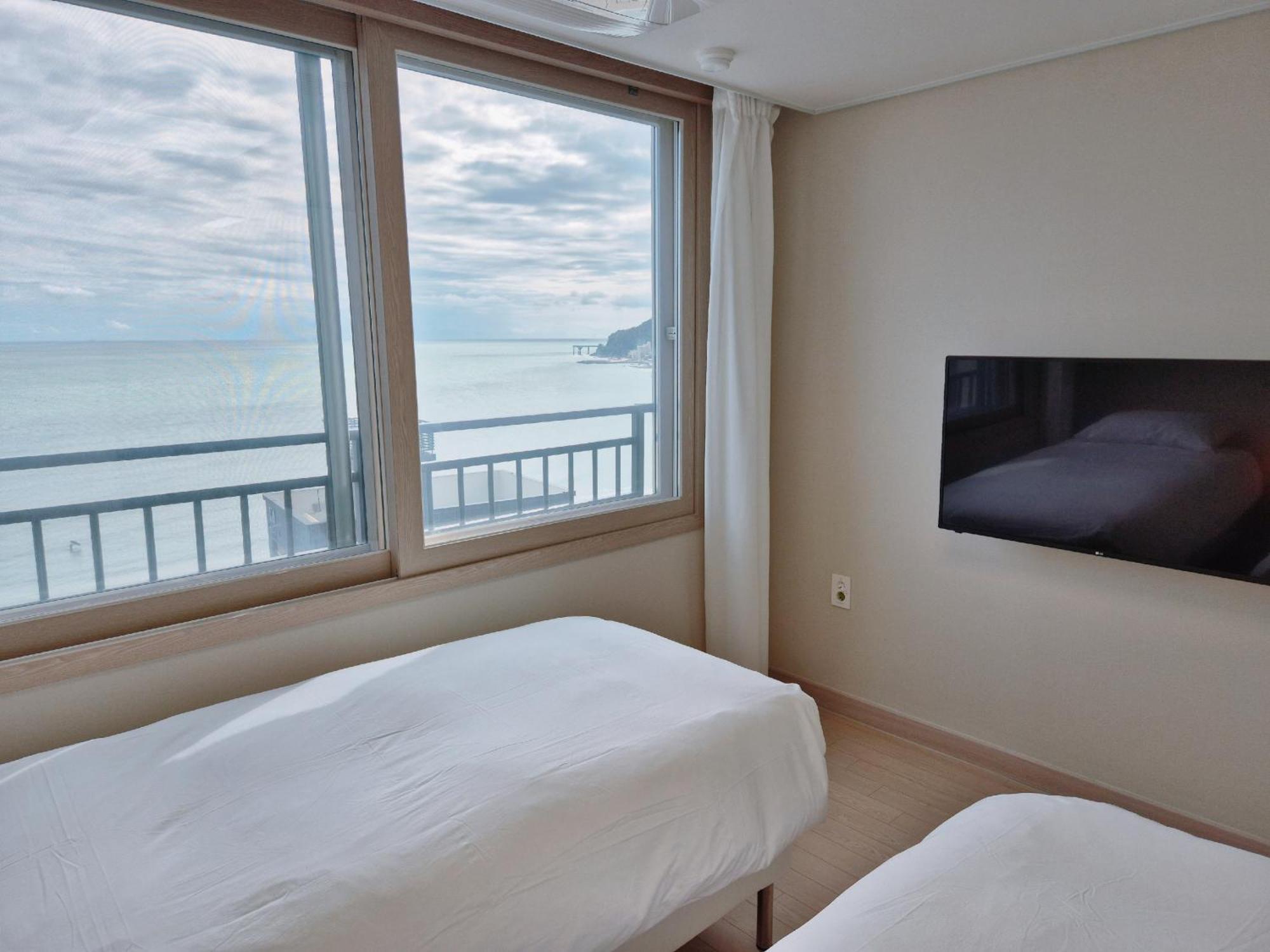 Hotel The First Ocean Songjeong Busan Esterno foto