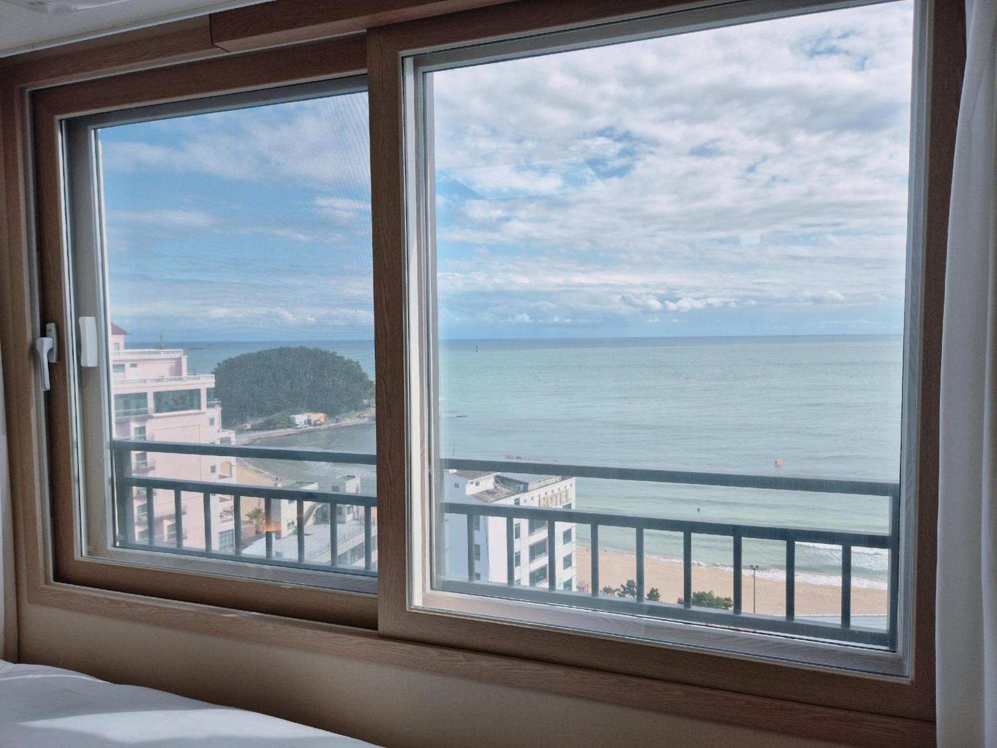 Hotel The First Ocean Songjeong Busan Esterno foto
