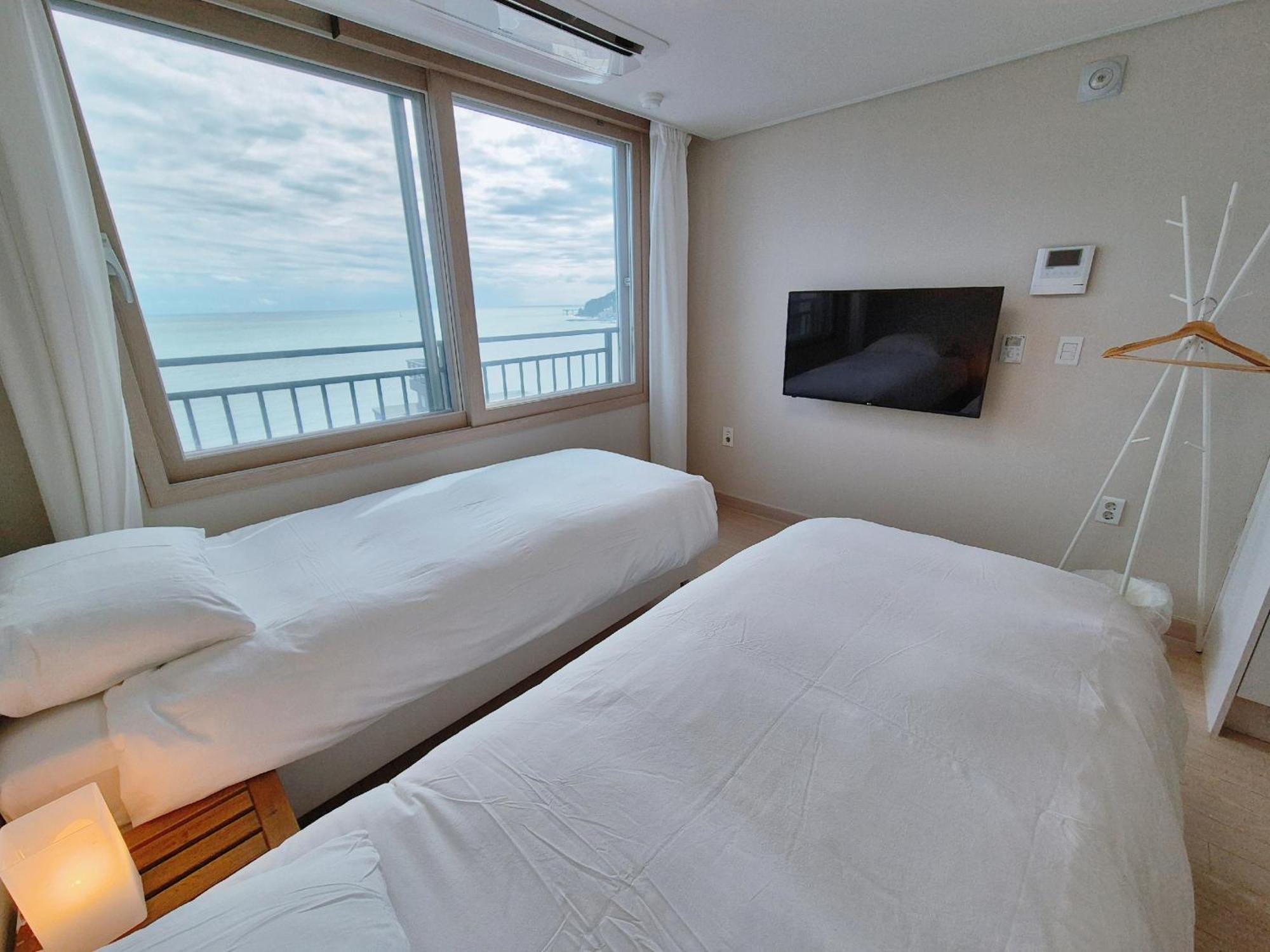 Hotel The First Ocean Songjeong Busan Esterno foto