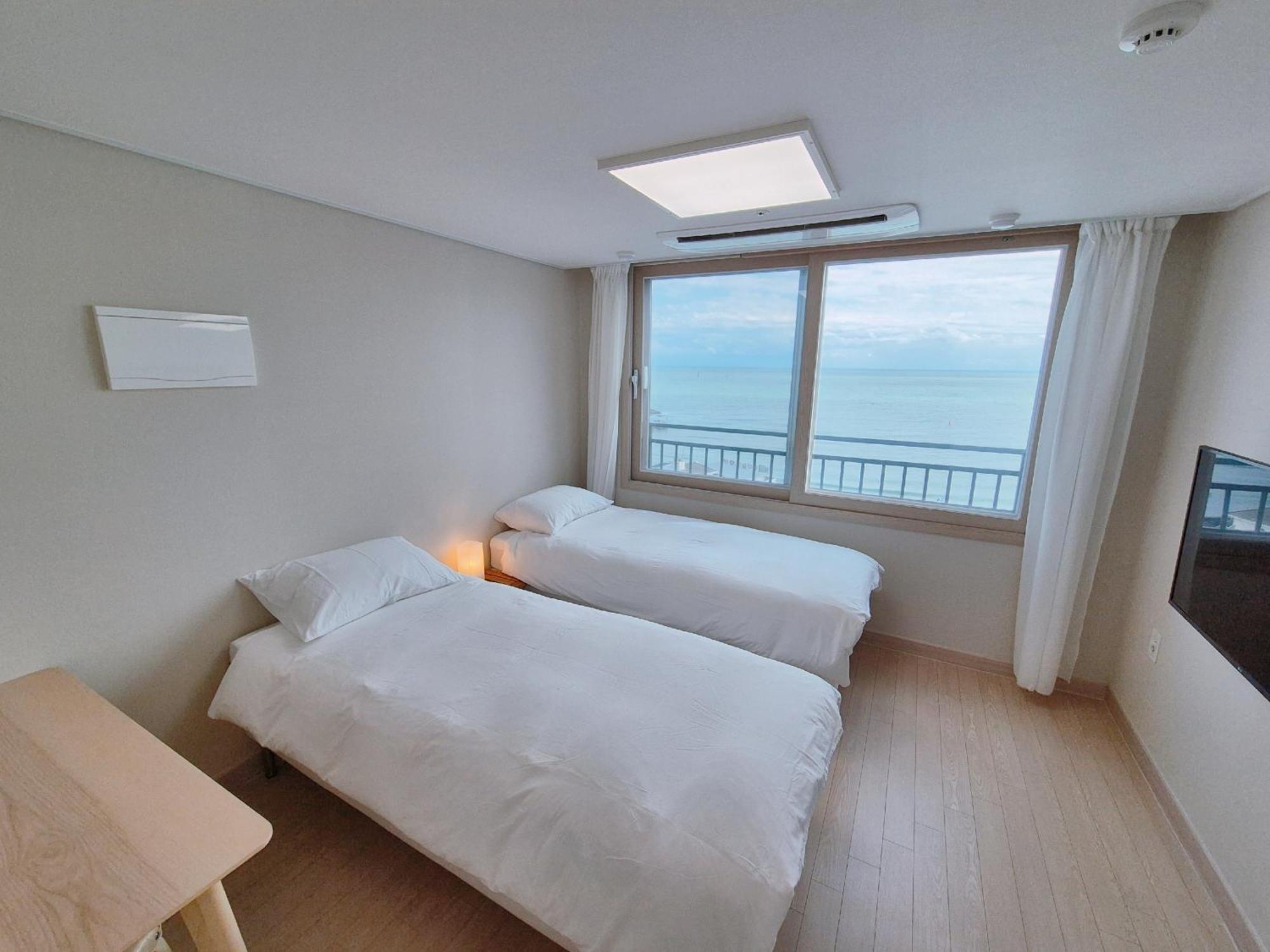 Hotel The First Ocean Songjeong Busan Esterno foto