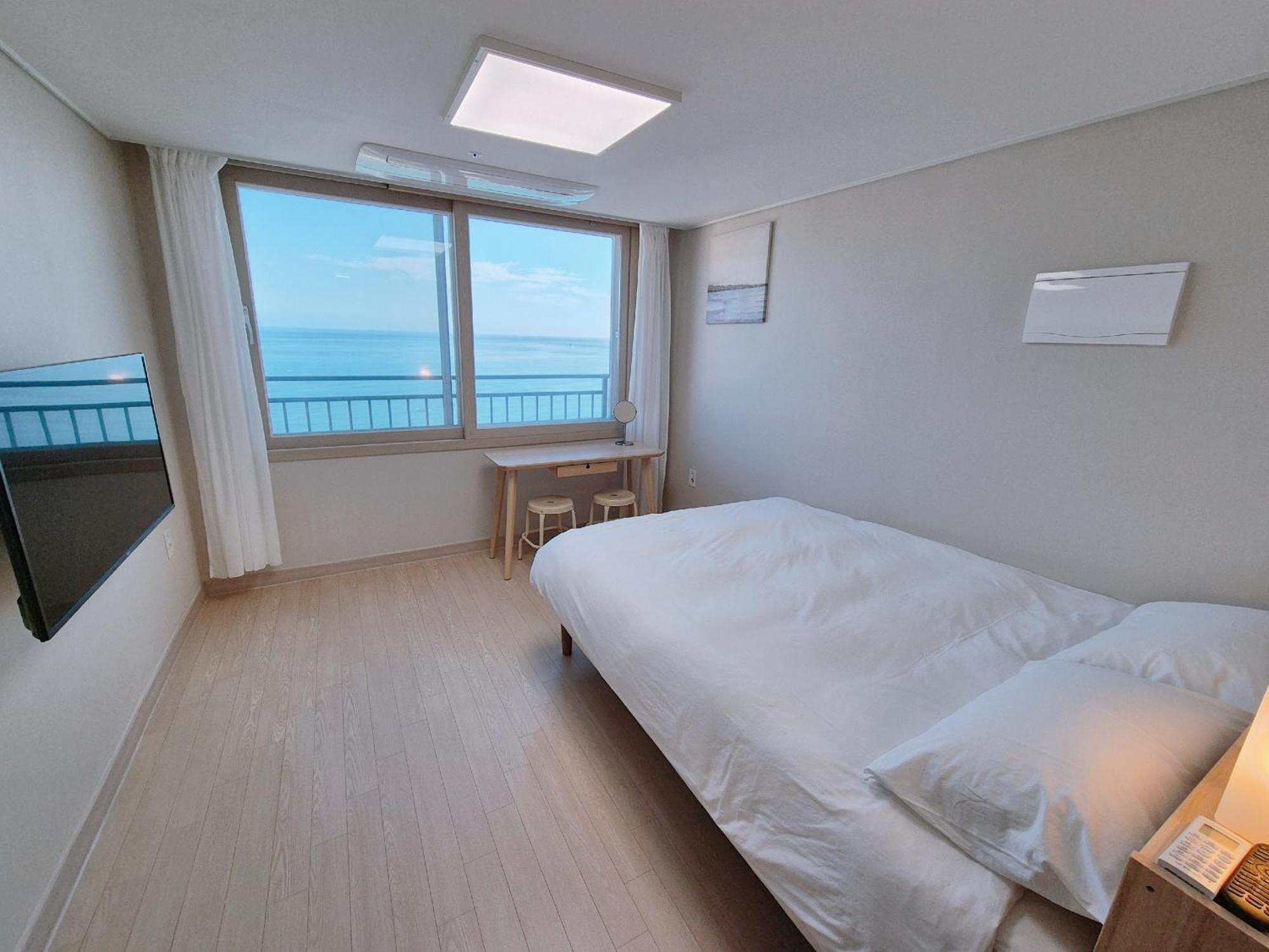 Hotel The First Ocean Songjeong Busan Esterno foto