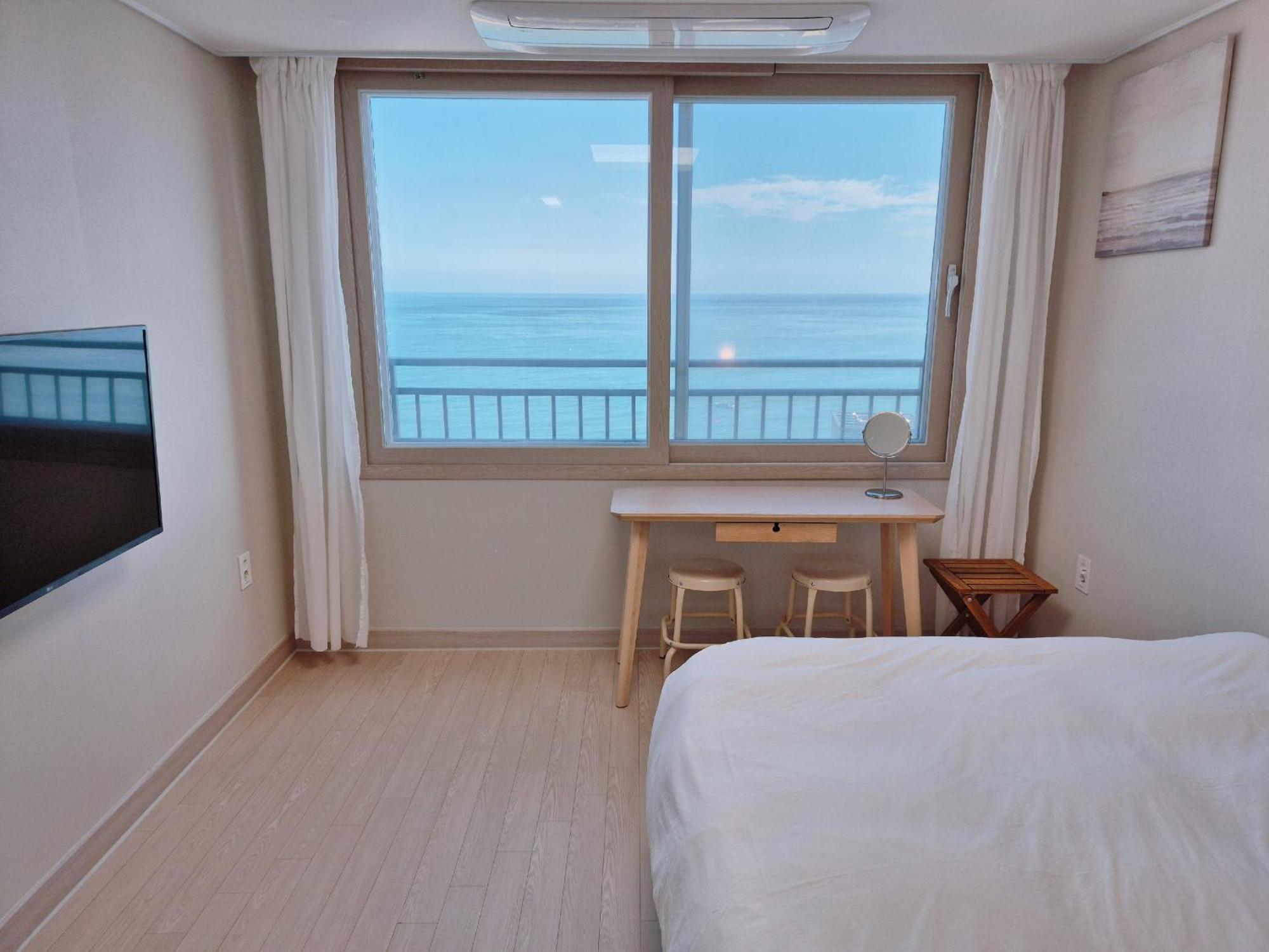 Hotel The First Ocean Songjeong Busan Esterno foto