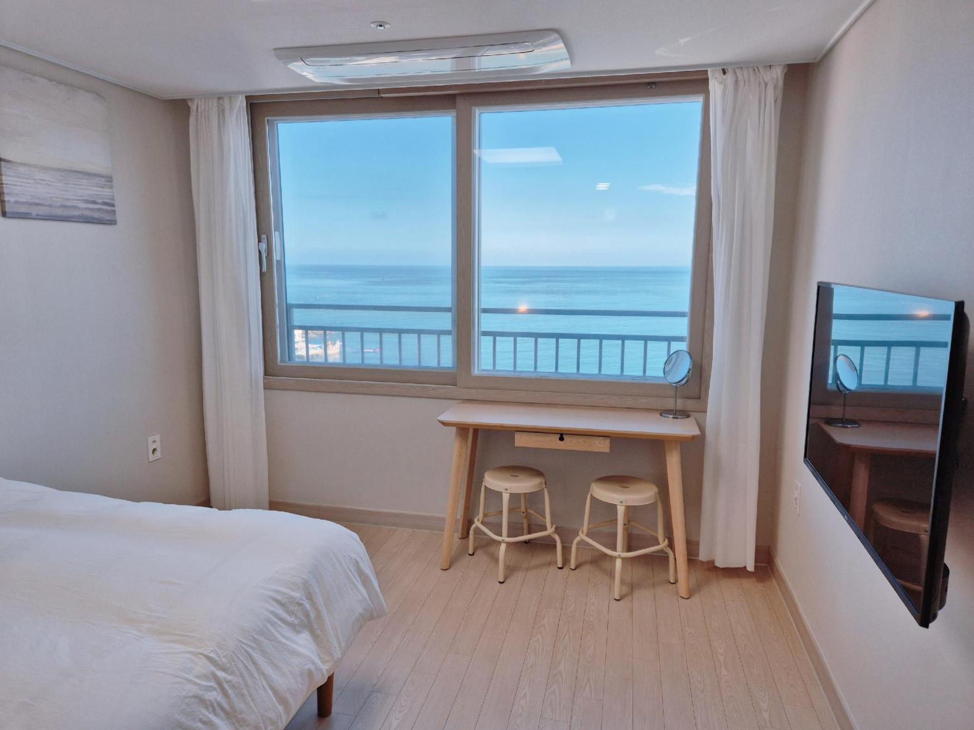 Hotel The First Ocean Songjeong Busan Esterno foto