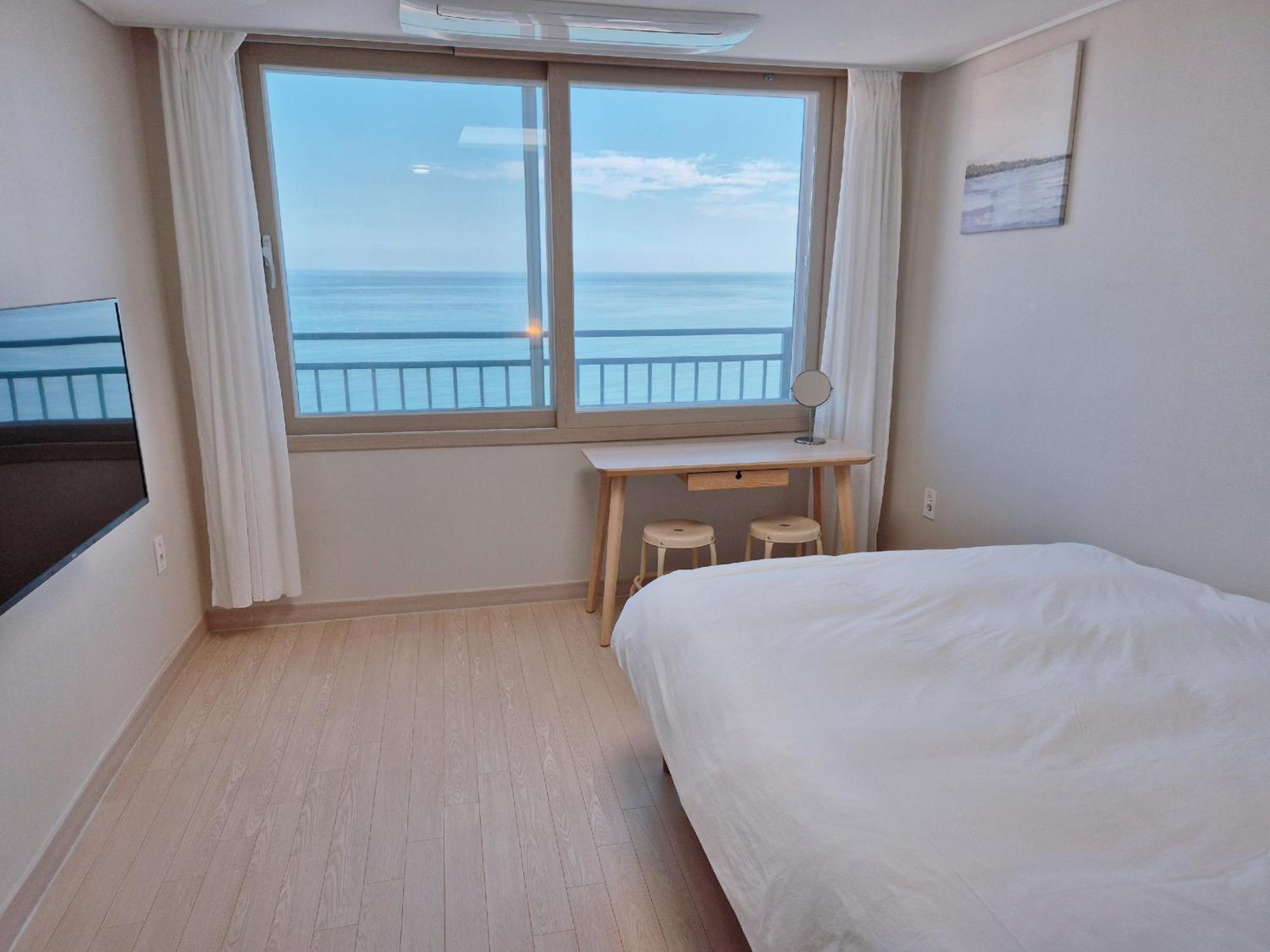 Hotel The First Ocean Songjeong Busan Esterno foto