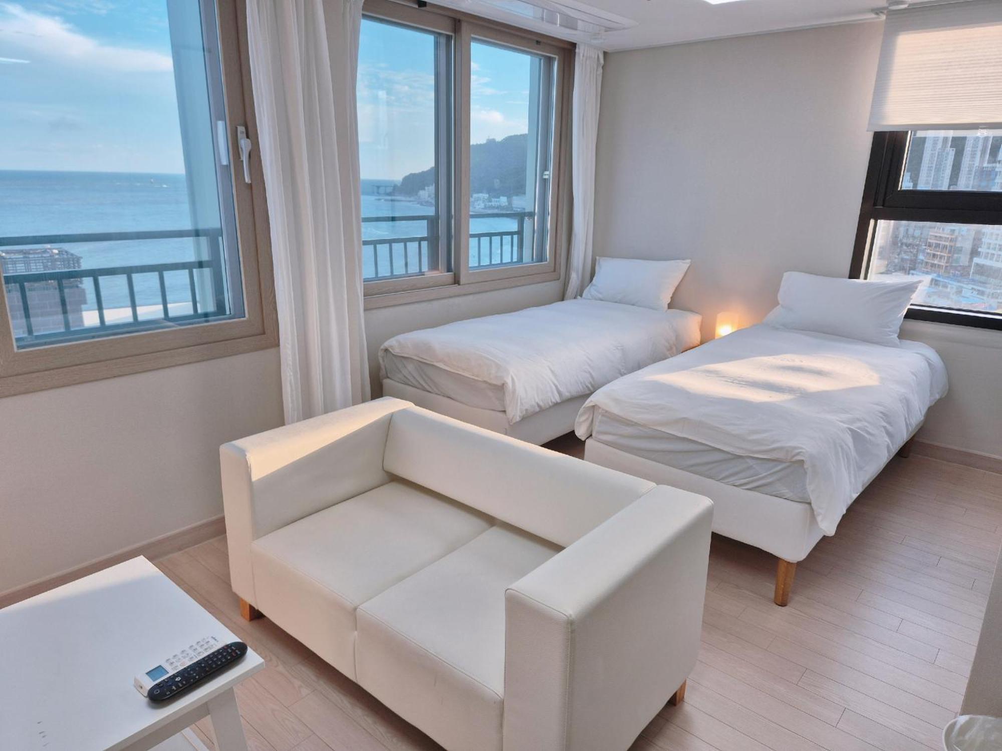 Hotel The First Ocean Songjeong Busan Esterno foto
