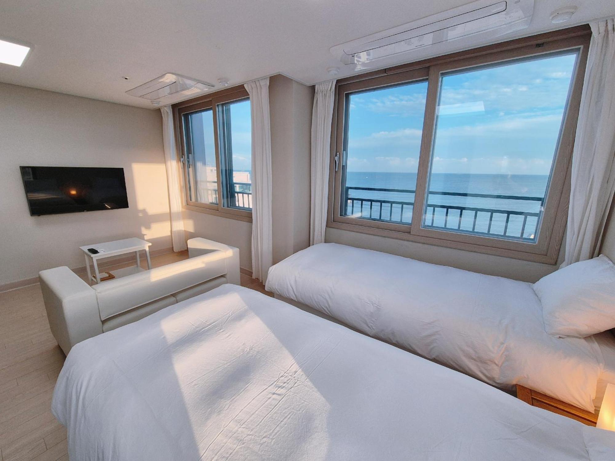 Hotel The First Ocean Songjeong Busan Esterno foto