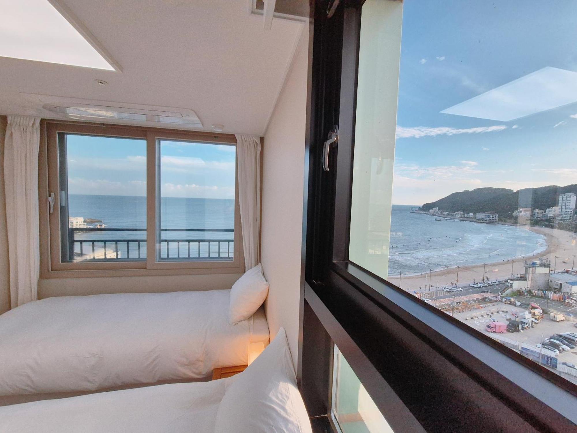 Hotel The First Ocean Songjeong Busan Esterno foto