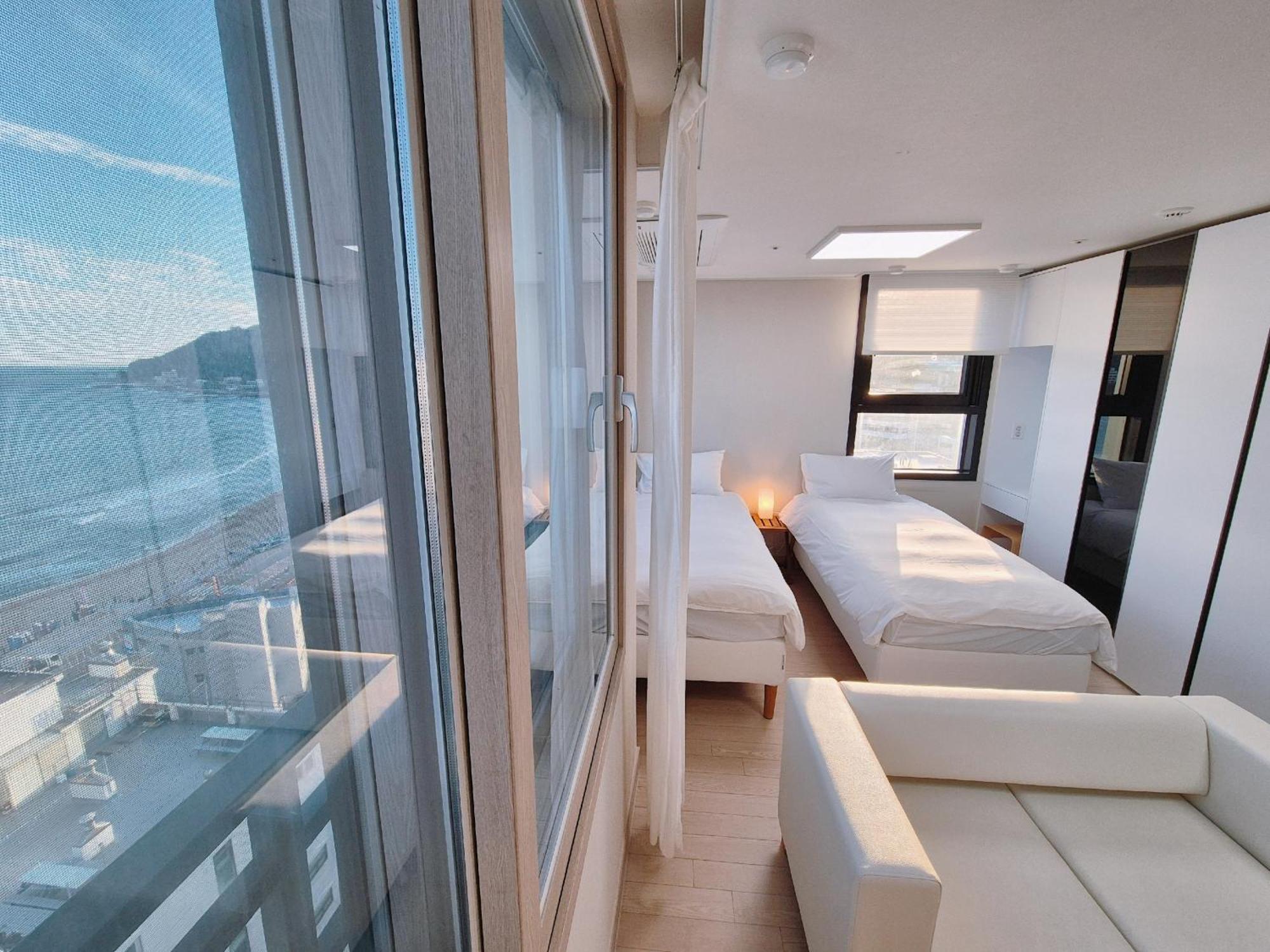 Hotel The First Ocean Songjeong Busan Esterno foto